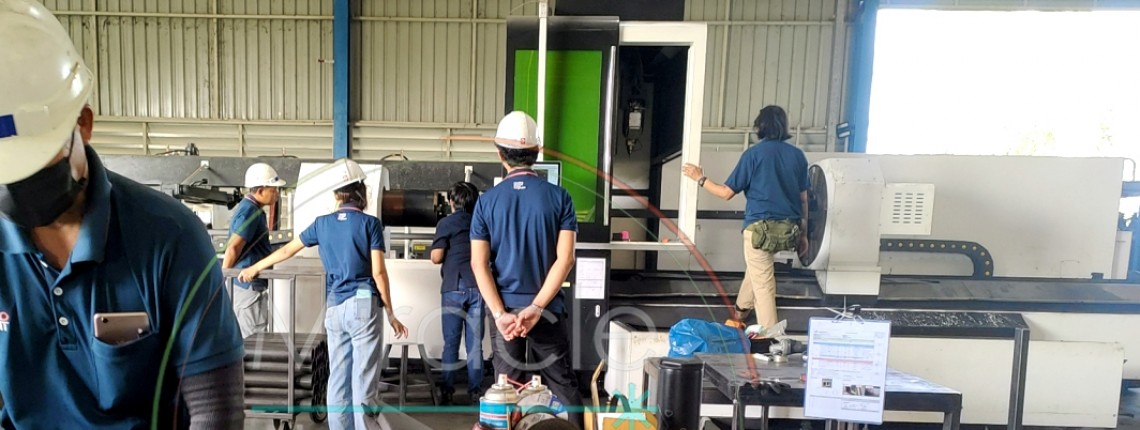 บริษัท มิราเคิล เลเซอร์ จำกัด เมื่อลูกค้าสั่งซื้อเครื่องจักรจากเรา เราให้ความสำคัญในทุกขั้นตอน ตั้งแต่การตรวจเช็คอย่างสม่ำเสมอ เพิ่มความพิถีพิถัน และใส่ใจในรายละเอียดการผลิต จนถึงกระบวนการส่งมอบให้ถึงมือลูกค้า  นอกจากนั้น เรายังให้ คำแนะนำและความรู้ความเข้าใจ เกี่ยวกับเครื่องเลเซอร์รุ่นต่าง ๆ ว่ารุ่นใดเหมาะสมกับลักษณะงานแบบใด เพื่อให้ลูกค้าได้รับเครื่องจักรที่ ตอบโจทย์การใช้งานได้จริง คุ้มค่า และมีประสิทธิภาพสูงสุด